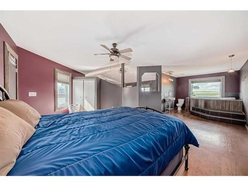 34156 Range Road 270, Rural Red Deer County, AB - Indoor Photo Showing Bedroom