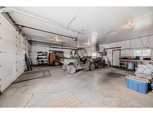 34156 Range Road 270, Rural Red Deer County, AB - Indoor Photo Showing Garage