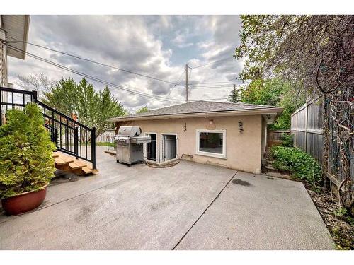 1031 & 1031A 39 Avenue Nw, Calgary, AB - Outdoor With Exterior