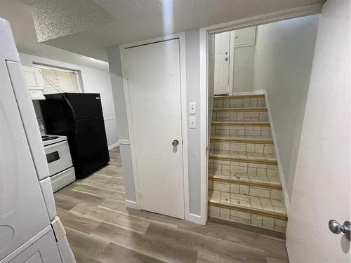 2816 18 Street Sw, Calgary, AB - Indoor Photo Showing Other Room