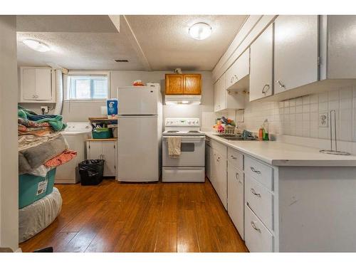 2816 18 Street Sw, Calgary, AB - Indoor Photo Showing Kitchen With Double Sink