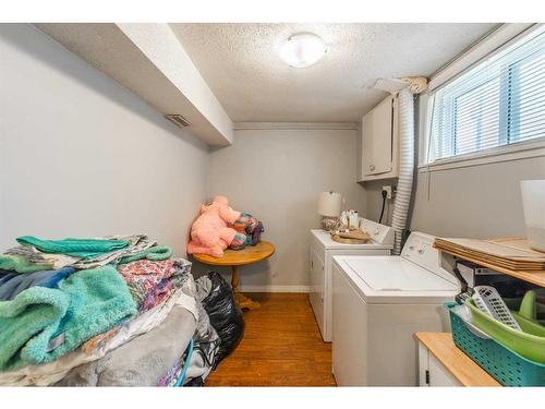 2816 18 Street Sw, Calgary, AB - Indoor Photo Showing Laundry Room