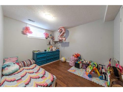 2816 18 Street Sw, Calgary, AB - Indoor Photo Showing Bedroom