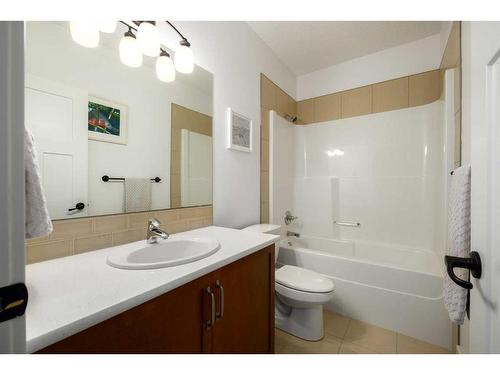 47 Aspen Summit Mount Sw, Calgary, AB - Indoor Photo Showing Bathroom