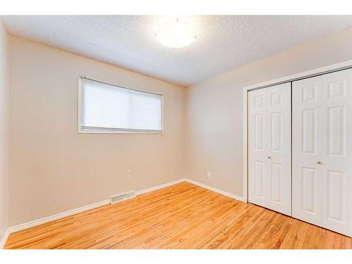 9748 Elbow Drive Sw, Calgary, AB - Indoor Photo Showing Other Room
