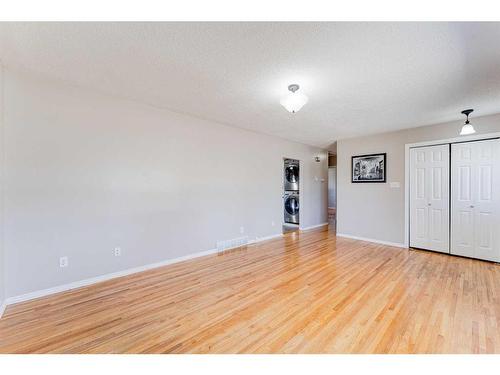 9748 Elbow Drive Sw, Calgary, AB - Indoor Photo Showing Other Room