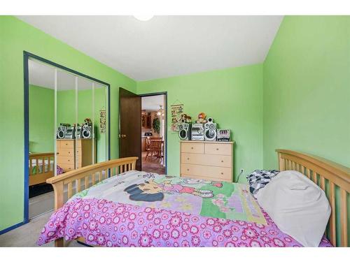 1405 61 Street, Coleman, AB - Indoor Photo Showing Bedroom