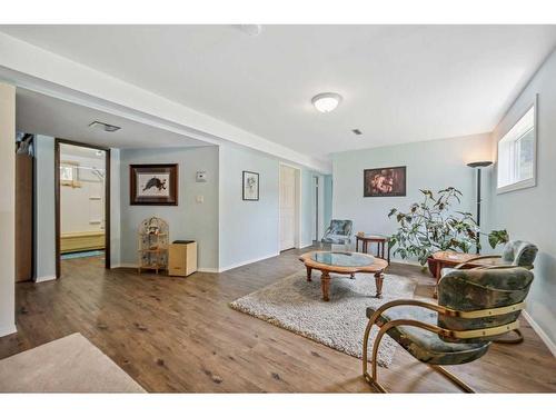 1405 61 Street, Coleman, AB - Indoor Photo Showing Living Room