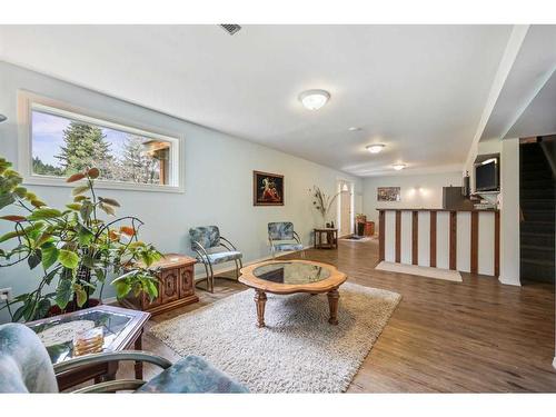 1405 61 Street, Coleman, AB - Indoor Photo Showing Living Room