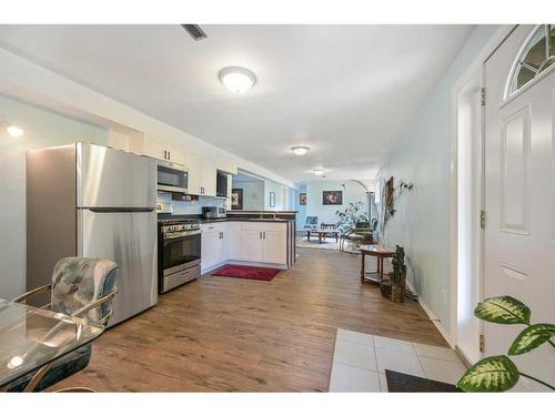 1405 61 Street, Coleman, AB - Indoor Photo Showing Kitchen