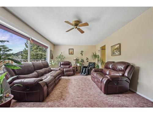 1405 61 Street, Coleman, AB - Indoor Photo Showing Living Room