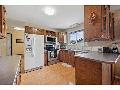 1405 61 Street, Coleman, AB - Indoor Photo Showing Kitchen