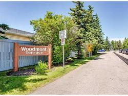 182 Woodmont Terrace SW Calgary, AB T2W 4Z4