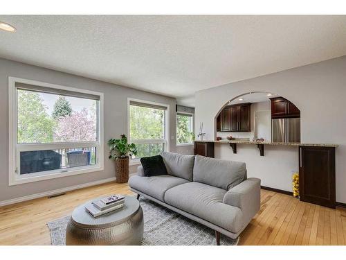 75 Mountain Park Circle Se, Calgary, AB - Indoor Photo Showing Living Room
