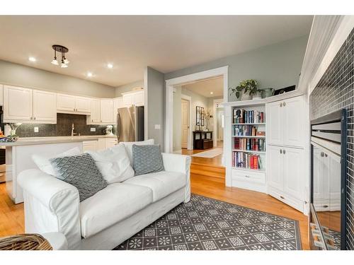 1731 8 Avenue Nw, Calgary, AB - Indoor Photo Showing Living Room