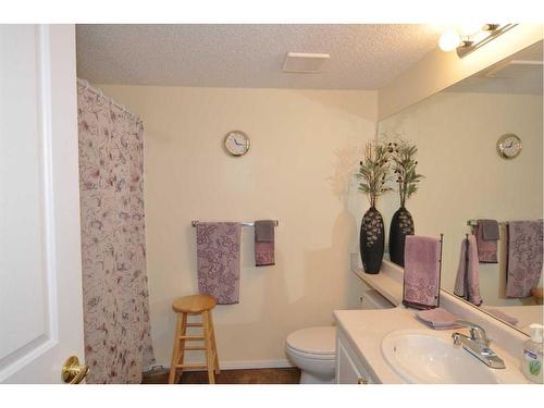 3412-3000 Millrise Point Sw, Calgary, AB - Indoor Photo Showing Bathroom
