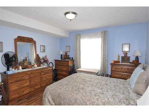 3412-3000 Millrise Point Sw, Calgary, AB - Indoor Photo Showing Bedroom