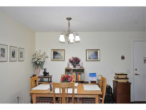 3412-3000 Millrise Point Sw, Calgary, AB - Indoor Photo Showing Dining Room