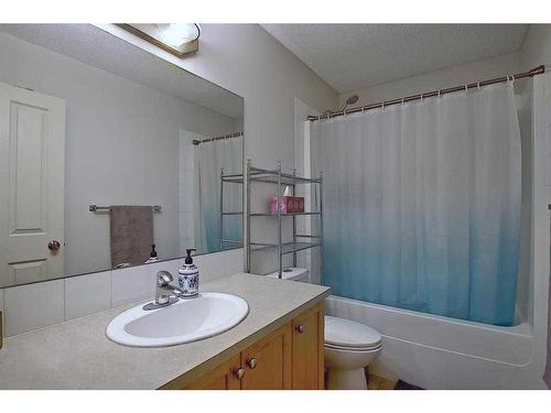 4 Panatella Street Nw, Calgary, AB - Indoor Photo Showing Bathroom