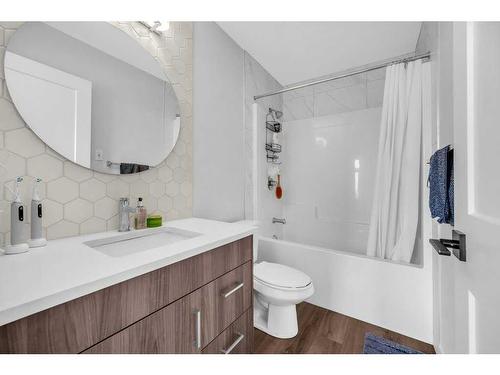 5212-200 Seton Circle Se, Calgary, AB - Indoor Photo Showing Kitchen With Double Sink