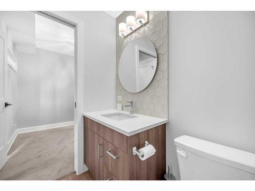 5212-200 Seton Circle Se, Calgary, AB - Indoor Photo Showing Bathroom