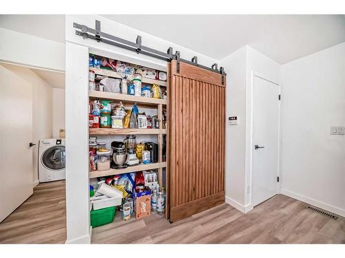10515 Eamon Road Nw, Calgary, AB - Indoor Photo Showing Other Room