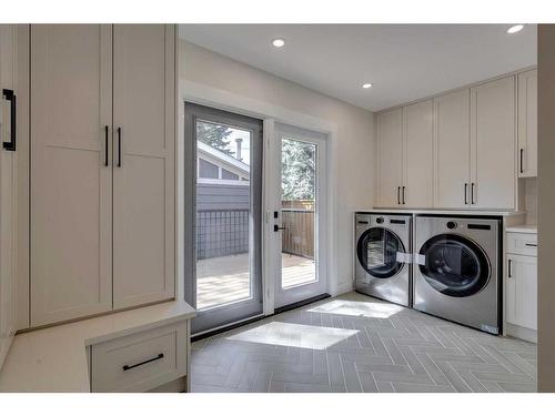 223 Parkwood Close Se, Calgary, AB - Indoor Photo Showing Laundry Room
