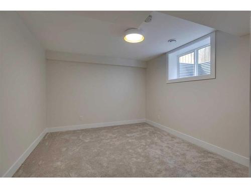 223 Parkwood Close Se, Calgary, AB - Indoor Photo Showing Other Room