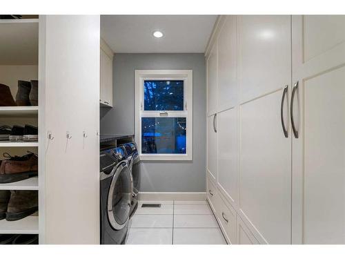 453 Lake Simcoe Crescent Se, Calgary, AB - Indoor Photo Showing Laundry Room