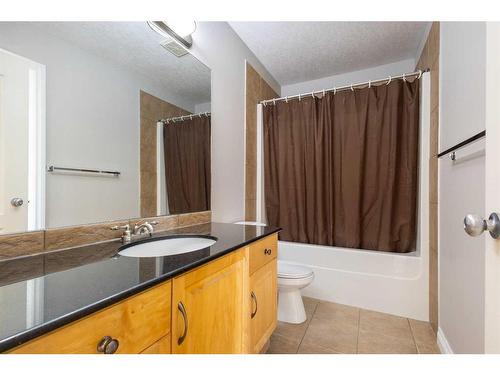 85 Royal Highland Road Nw, Calgary, AB - Indoor Photo Showing Bathroom