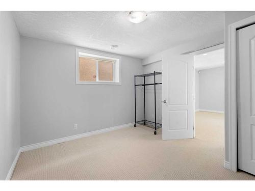 85 Royal Highland Road Nw, Calgary, AB - Indoor Photo Showing Other Room