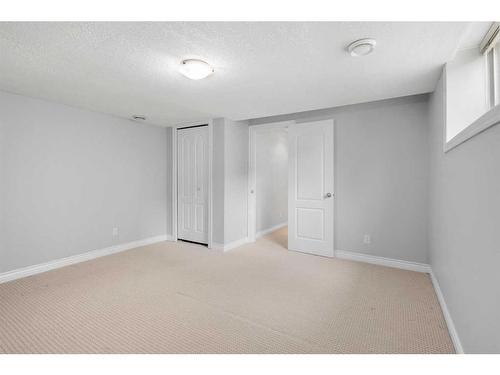 85 Royal Highland Road Nw, Calgary, AB - Indoor Photo Showing Other Room