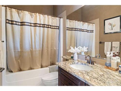 121 Aspen Glen Place Sw, Calgary, AB - Indoor Photo Showing Bathroom