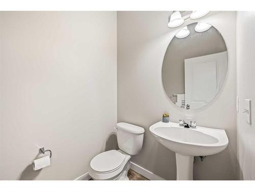 410 Ranch Ridge Meadow, Strathmore, AB - Indoor Photo Showing Bathroom