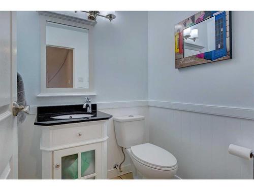 29 Lakeside Greens Close, Chestermere, AB - Indoor Photo Showing Bathroom