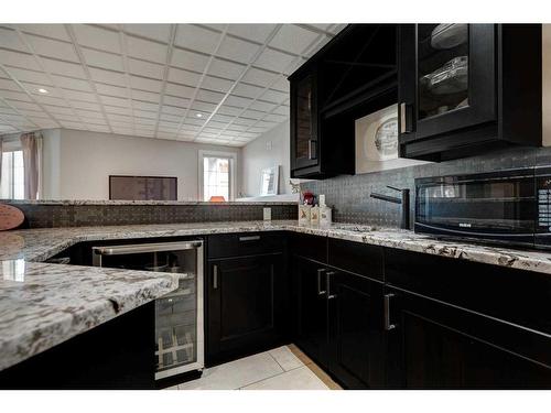 29 Lakeside Greens Close, Chestermere, AB - Indoor Photo Showing Kitchen