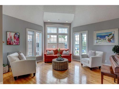 29 Lakeside Greens Close, Chestermere, AB - Indoor Photo Showing Living Room