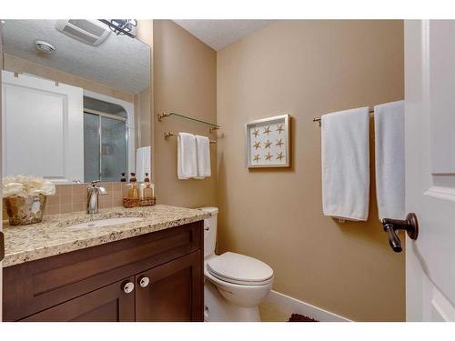 34 Westwood Drive Sw, Calgary, AB - Indoor Photo Showing Bathroom
