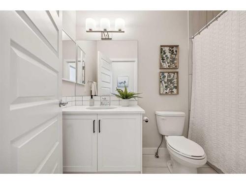 78 Bayview Circle Sw, Airdrie, AB - Indoor Photo Showing Bathroom