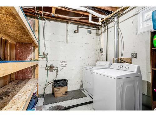 2216 Victoria Crescent Nw, Calgary, AB - Indoor Photo Showing Laundry Room