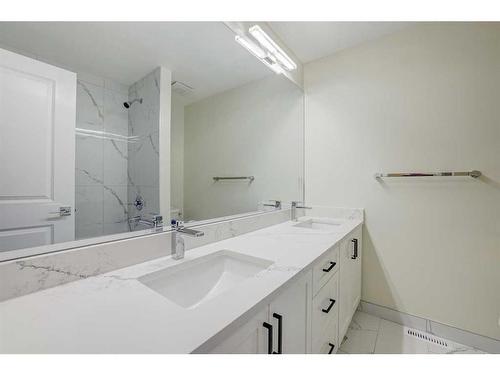 100 Deermeade Road Se, Calgary, AB - Indoor Photo Showing Bathroom