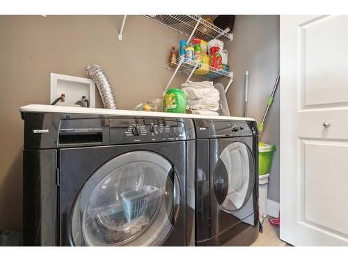 516 Rocky Vista Gardens Nw, Calgary, AB - Indoor Photo Showing Laundry Room