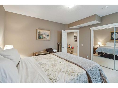 516 Rocky Vista Gardens Nw, Calgary, AB - Indoor Photo Showing Bedroom