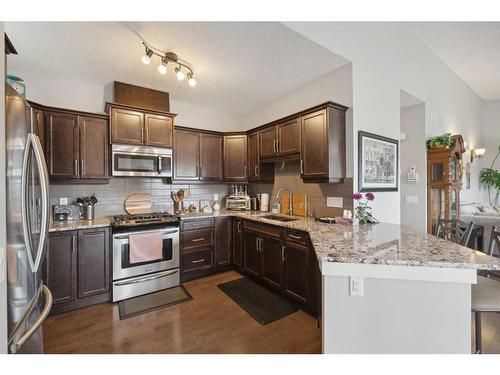 516 Rocky Vista Gardens Nw, Calgary, AB - Indoor Photo Showing Kitchen With Upgraded Kitchen