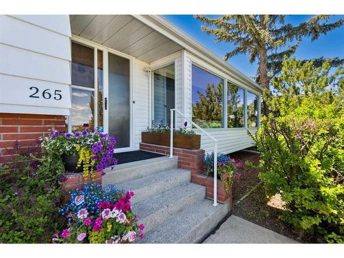 265 Wildwood Drive Sw, Calgary, AB - Outdoor