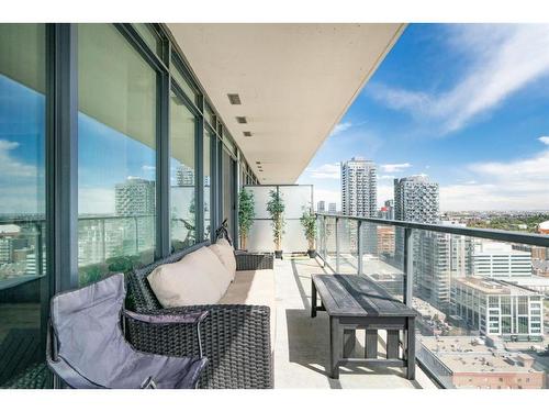 2402-1010 6 Street Sw, Calgary, AB - Outdoor With Balcony With Exterior