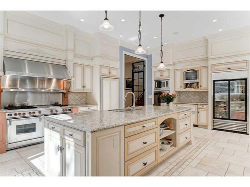 19 Pump Hill Close Sw, Calgary, AB - Indoor Photo Showing Kitchen With Upgraded Kitchen