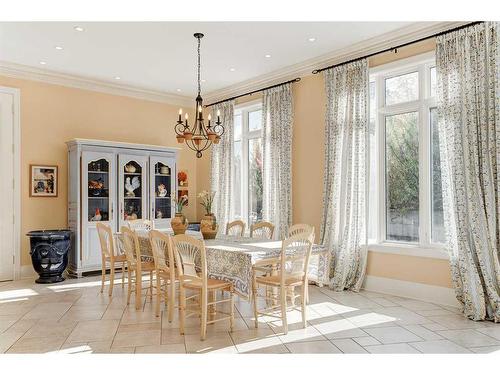 19 Pump Hill Close Sw, Calgary, AB - Indoor Photo Showing Dining Room