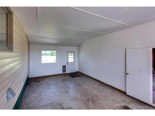 1262 Township 391, Rural Red Deer County, AB - Indoor Photo Showing Other Room