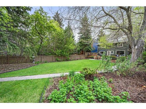 6336 Bow Crescent Nw, Calgary, AB - Outdoor With Backyard